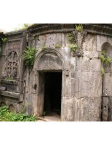 «Ես գործ չունեմ լեռներում գտնվող վանքերի և եկեղեցիների հետ». Կաթողիկոսի սենսացիոն հայտարարությունը Սանահինի խայտառակ վիճակի վերաբերյալ. hetq.am